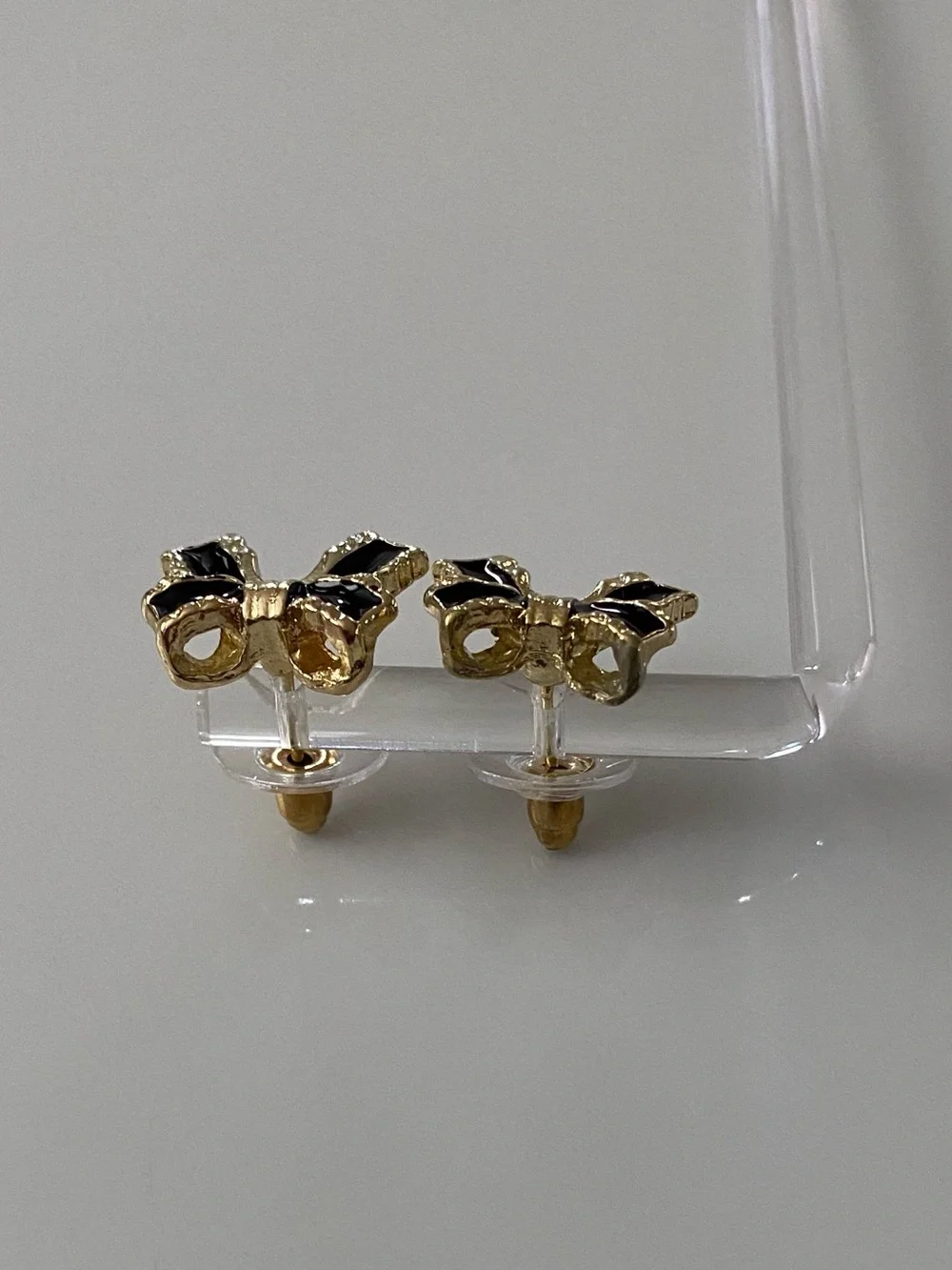 N/A elegant gold